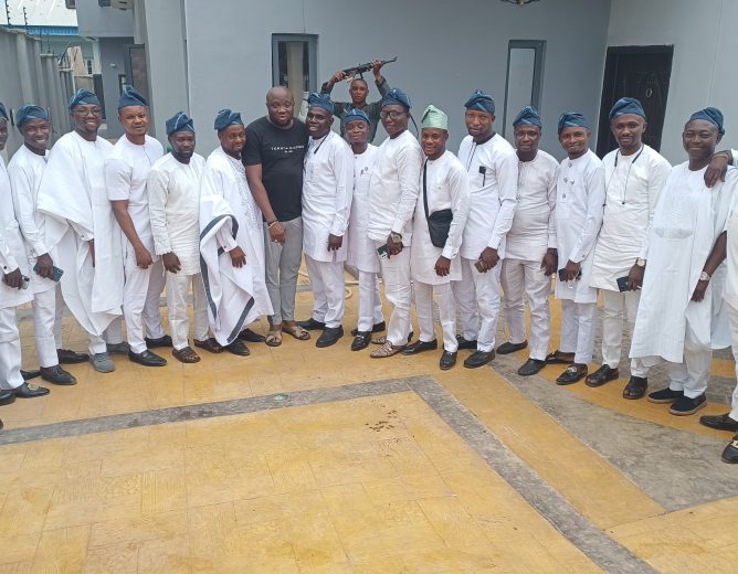 The Excellent Assembly Group Picture